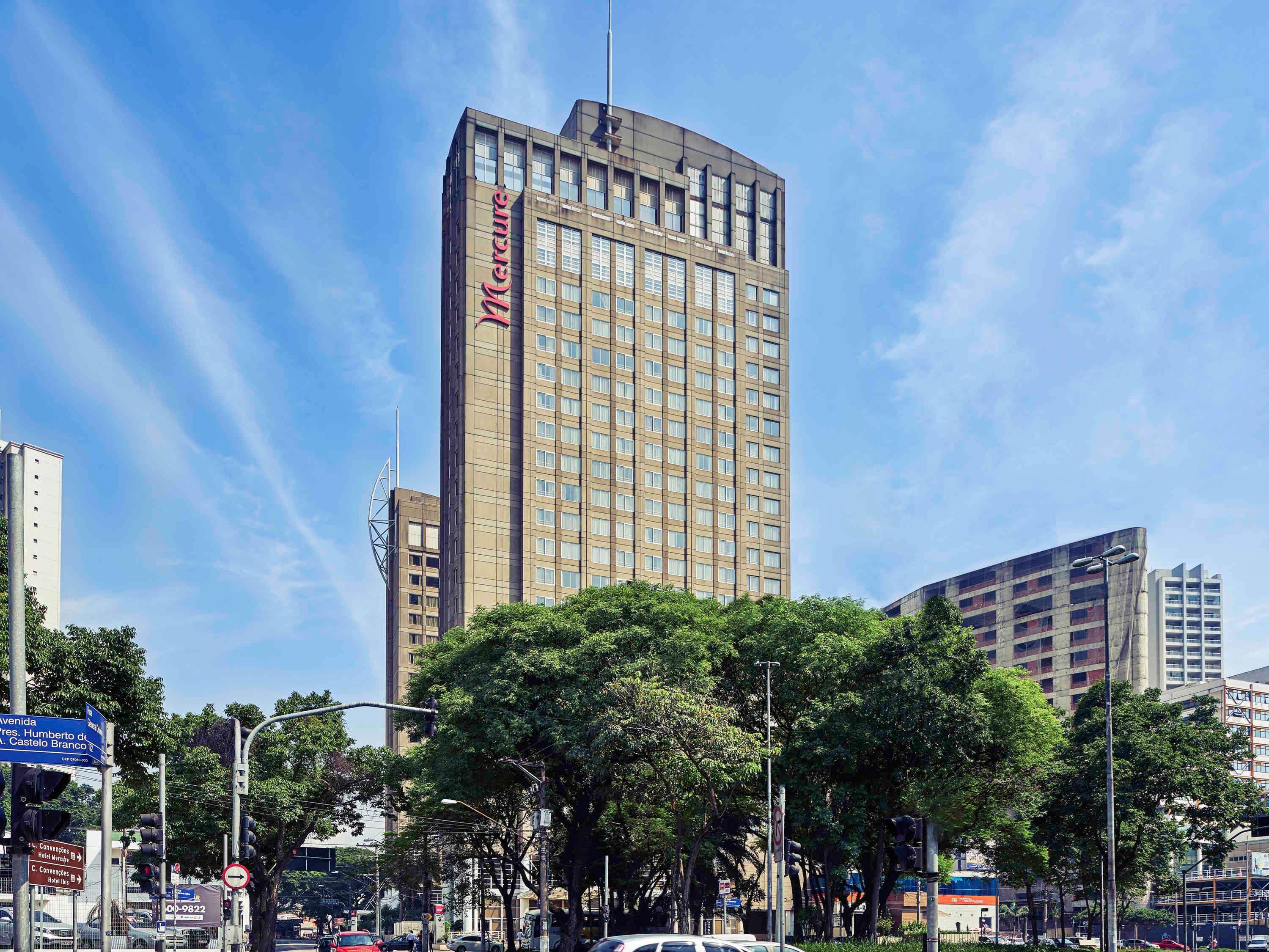 瓜鲁柳斯机场美居酒店 瓜卢流斯 外观 照片