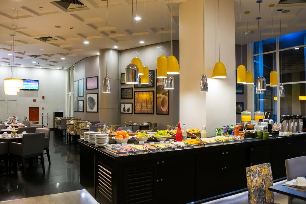 瓜鲁柳斯机场美居酒店 瓜卢流斯 外观 照片